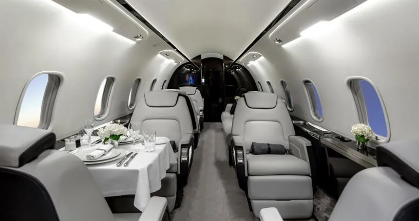 Bombardier Challenger 350 - private jet photo 2