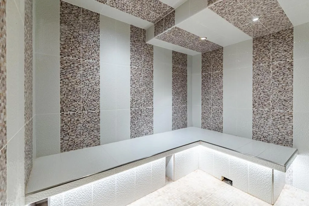 Hammam mosaïque banquettes chauffantes
