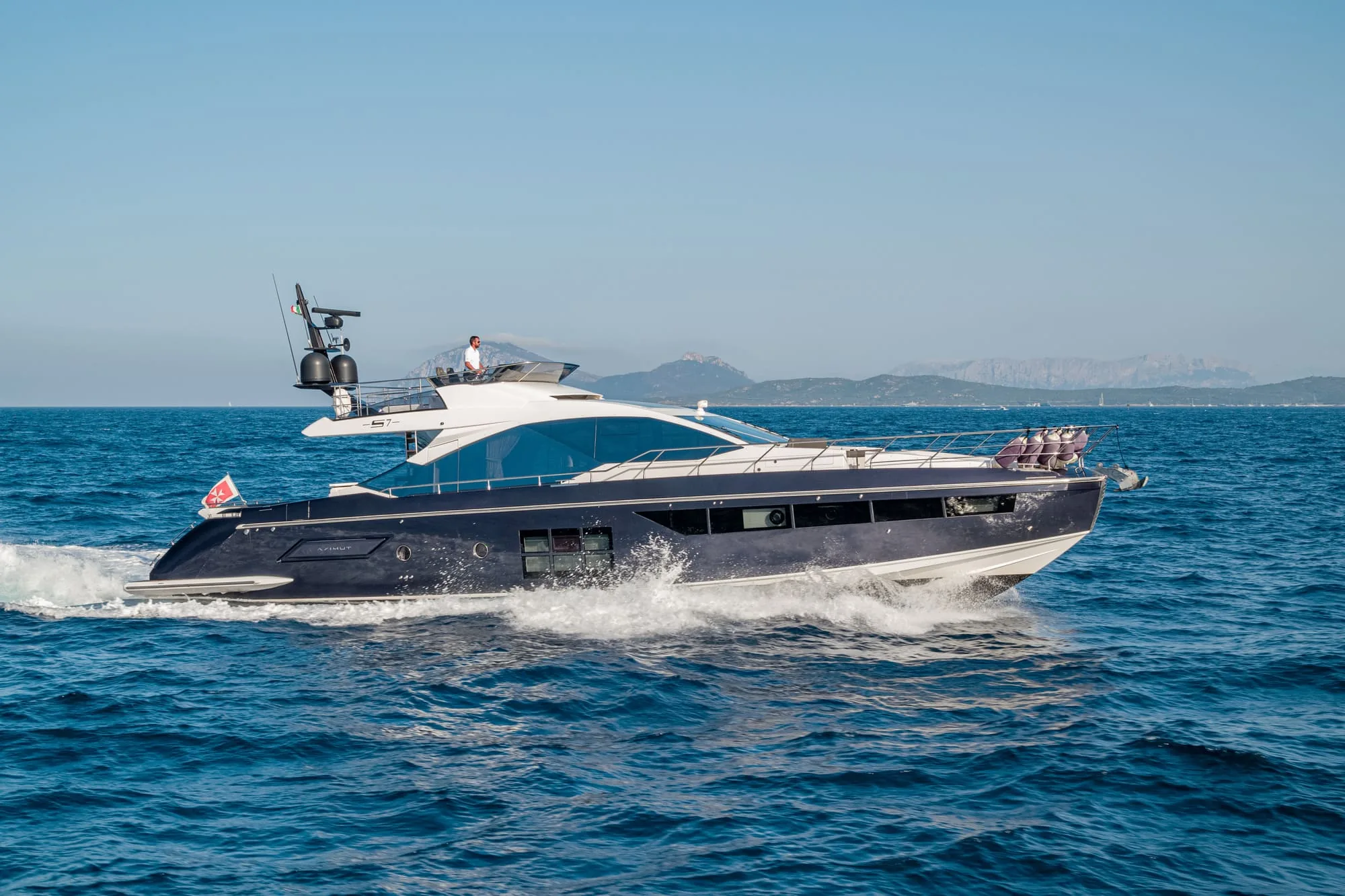 MANARA I - yacht charter photo 2