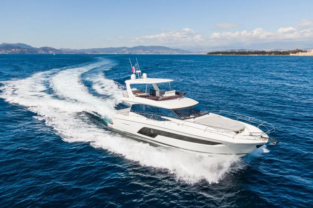 Prestige 590 - yacht charter French Riviera