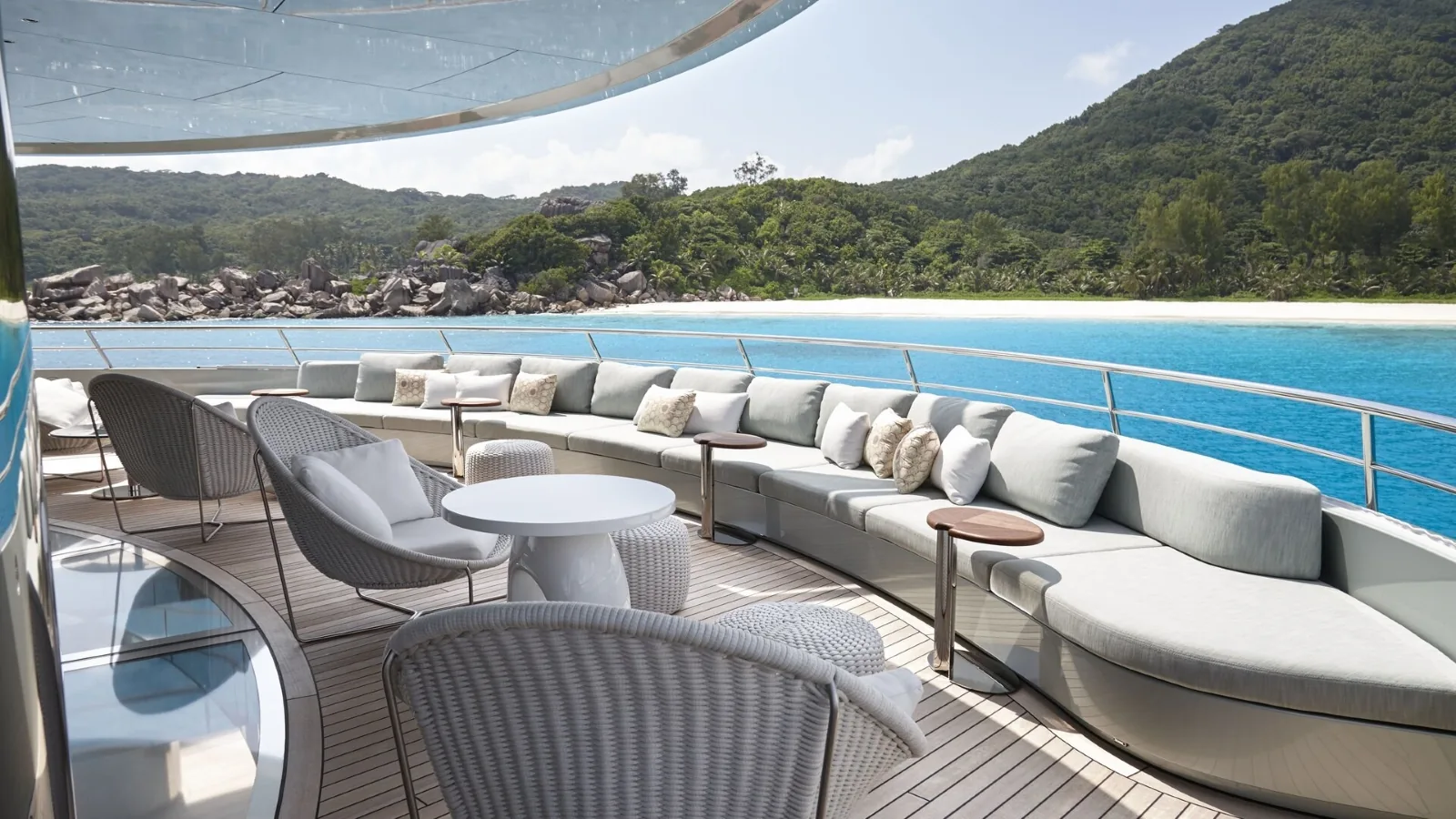 SAVANNAH - yacht charter photo 9